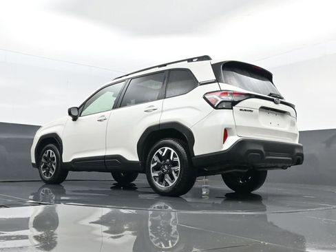 Used 2025 Subaru Forester Premium image 24