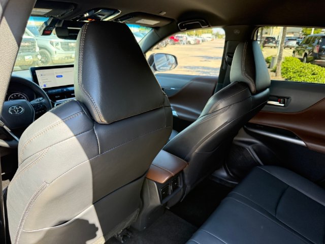 Used 2023 Toyota Venza XLE AWD/4WD image 26