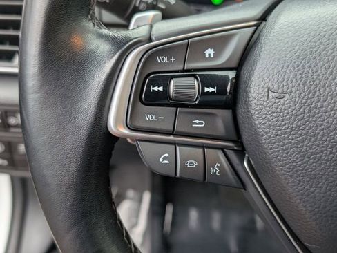 Used 2022 Honda Accord Touring image 37