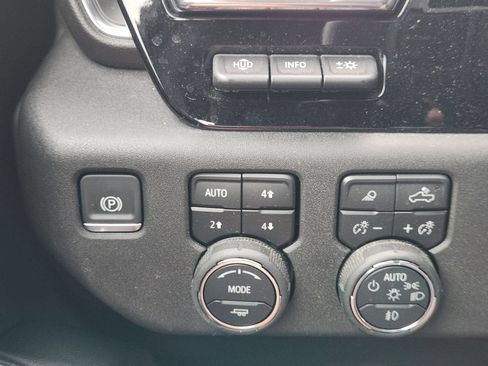 Used 2025 Chevrolet Silverado 2500 High Country w/ High Country Premium Package AWD/4WD image 23