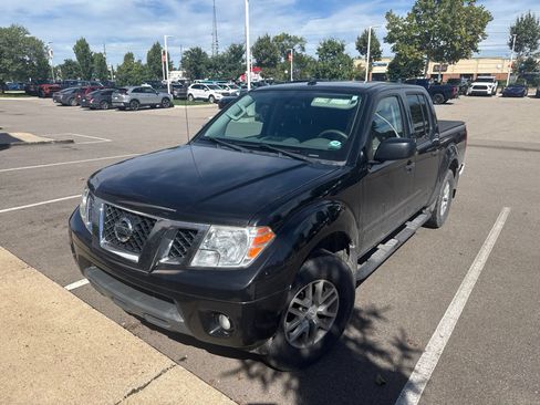 Used 2018 Nissan Frontier SV w/ Value Truck Package RWD image 3