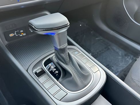 Used 2025 Hyundai Kona SEL image 13