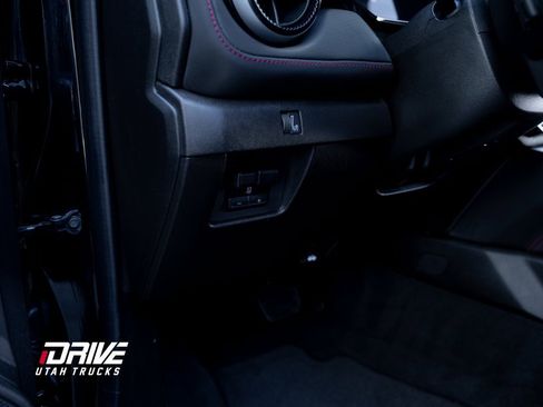 Used 2024 Chevrolet Colorado Z71 image 28