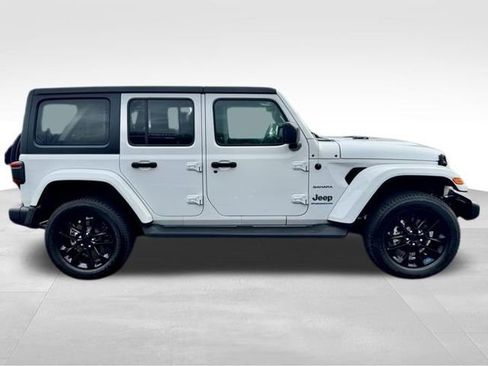 Used 2023 Jeep Wrangler Unlimited Sahara image 8