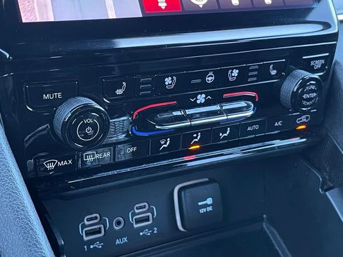 Used 2024 Jeep Grand Cherokee L Limited w/ Luxury Tech Group II image 19