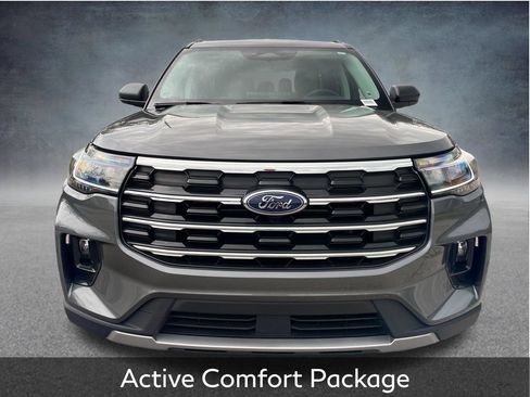 Used 2025 Ford Explorer Active w/ Active Comfort Package AWD/4WD image 3