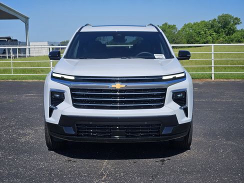 New 2026 Chevrolet Traverse High Country FWD image 2