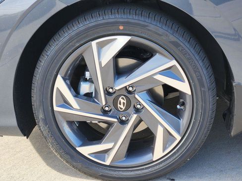 New 2026 Hyundai Elantra Limited image 7