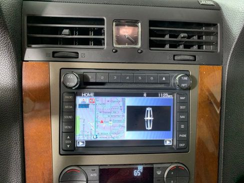 Used 2012 Lincoln Navigator L 4WD image 21