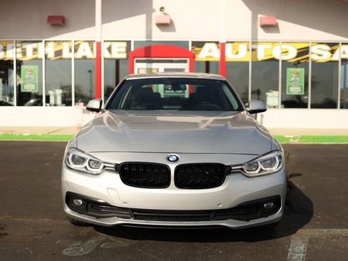 Used 2018 BMW 320i xDrive Sedan w/ Convenience Package AWD/4WD image 2