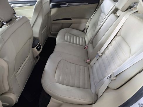 Used 2015 Ford Fusion SE image 14