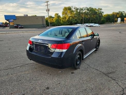 Used 2013 Subaru Legacy 2.5i Premium AWD/4WD image 4