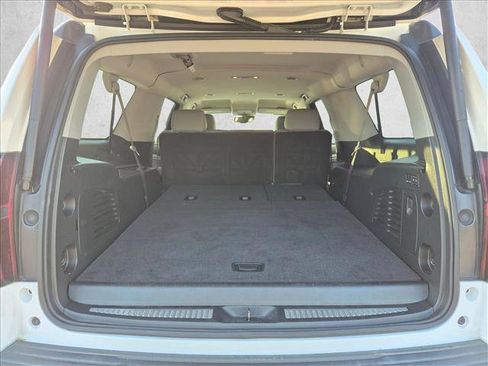 Used 2017 Chevrolet Suburban LT w/ Luxury Package RWD image 6