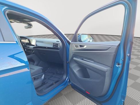 New 2025 Volkswagen Atlas Cross Sport SEL image 17