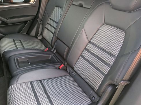 Used 2024 Porsche Cayenne S image 30