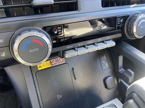 Used 2025 Toyota 4Runner TRD Off-Road image 22