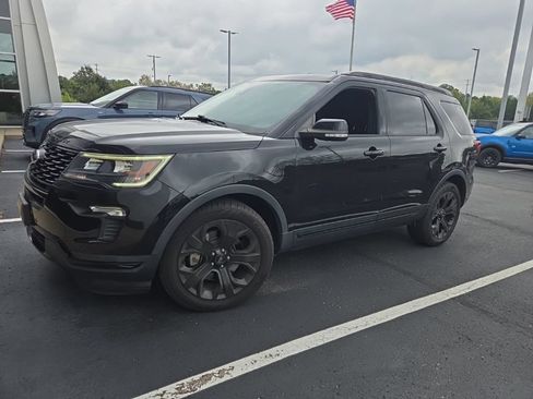 Used 2019 Ford Explorer Sport w/ Equipment Group 401A AWD/4WD image 3