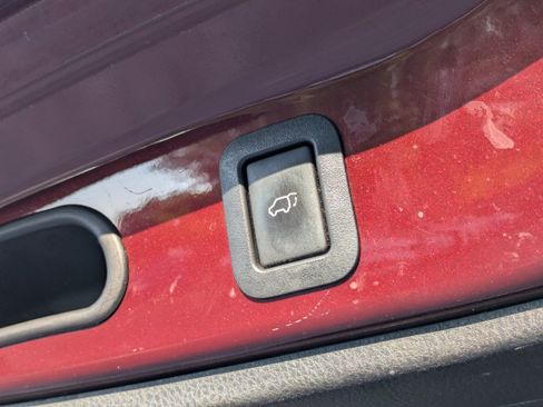 Used 2015 Toyota Highlander Limited image 13