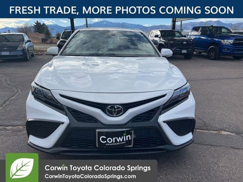 Used 2023 Toyota Camry SE image 2