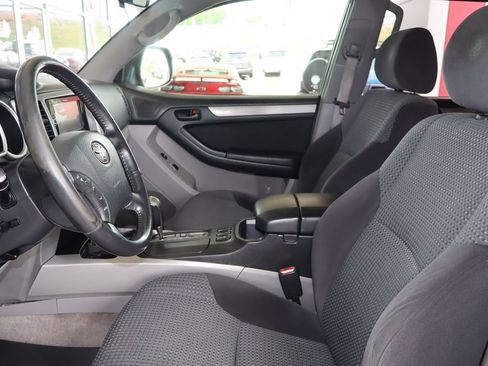 Used 2004 Toyota 4Runner Sport AWD/4WD image 16