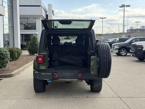 Used 2023 Jeep Wrangler Sahara w/ Cold Weather Group image 10