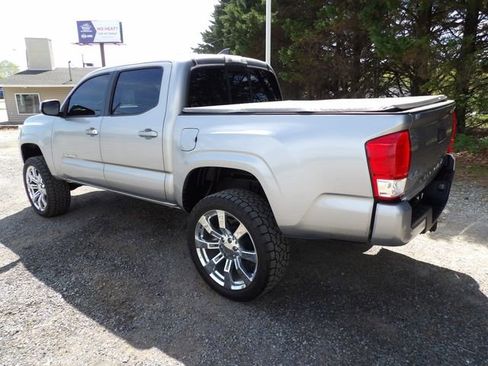 Used 2016 Toyota Tacoma SR w/ Towing Package AWD/4WD image 3