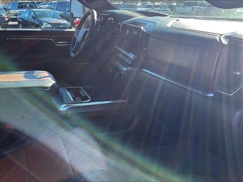 Used 2024 Chevrolet Silverado 2500 High Country w/ High Country Premium Package image 21