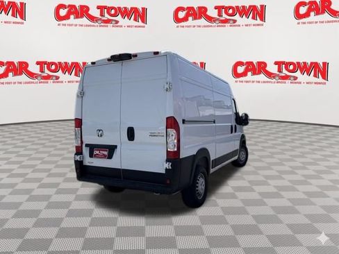 Used 2025 RAM ProMaster 2500 w/ Convenience Group FWD image 3
