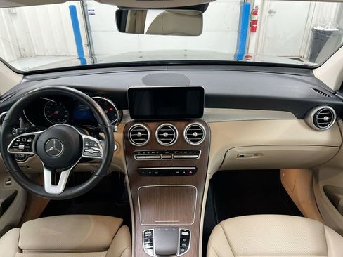 Used 2022 Mercedes-Benz GLC 300 4MATIC image 10