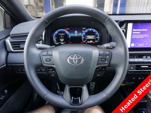 Used 2025 Toyota Camry XSE image 3