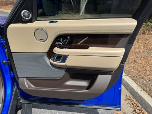 Used 2020 Land Rover Range Rover Long Wheelbase HSE image 38