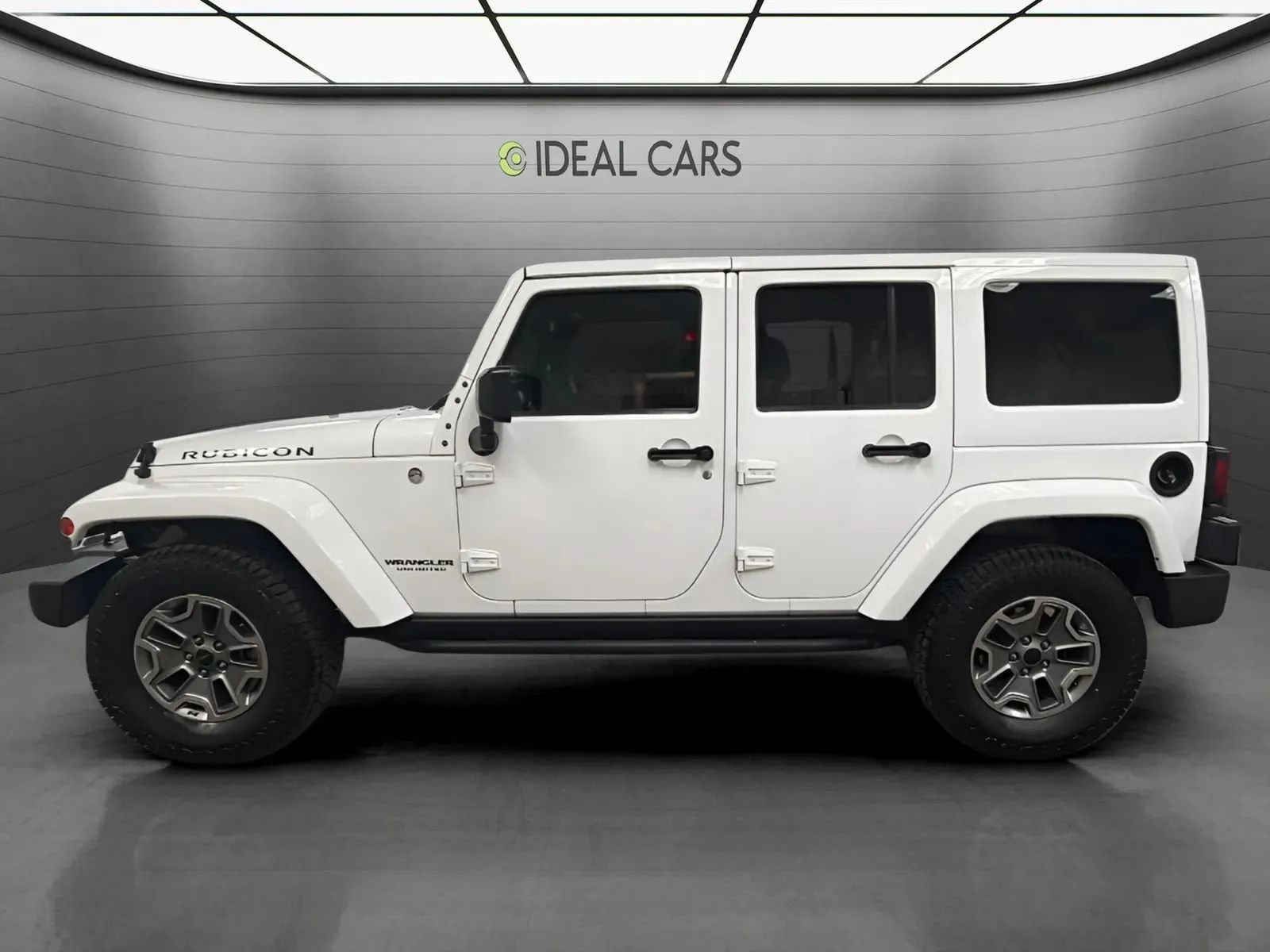 Used 2015 Jeep Wrangler Unlimited Rubicon w/ Connectivity Group AWD/4WD image 8