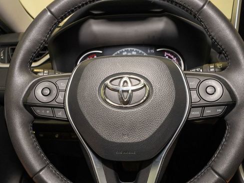 Used 2023 Toyota RAV4 XLE Premium image 19