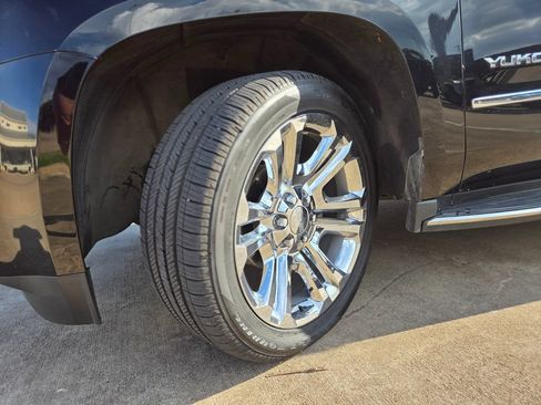 Used 2018 GMC Yukon XL SLT w/ Premium Edition AWD/4WD image 36