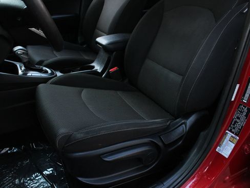 Used 2020 Kia Forte LXS FWD image 17