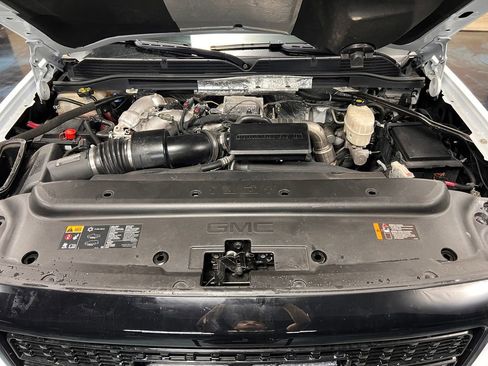 Used 2018 GMC Sierra 3500 Denali w/ Duramax Plus Package AWD/4WD image 15