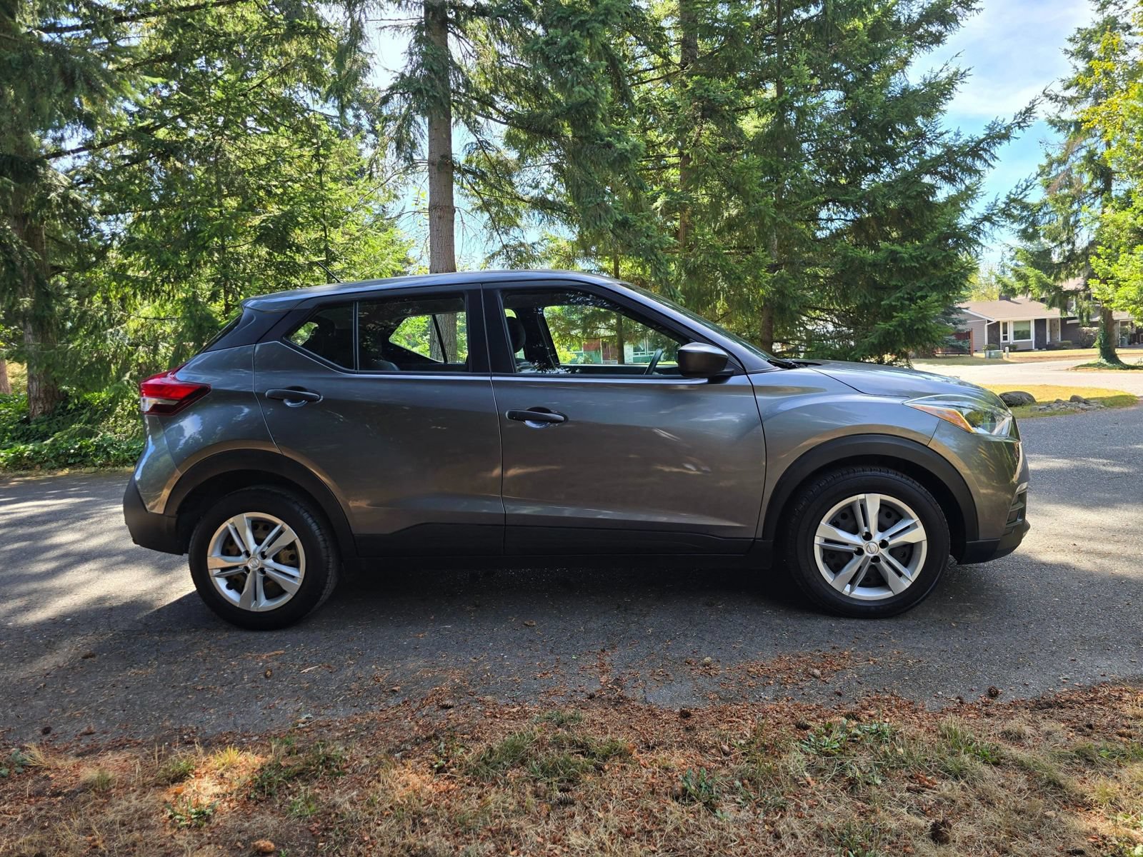 Used 2020 Nissan Kicks S FWD image 6