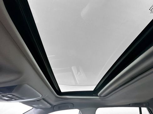 Used 2022 Toyota RAV4 XLE w/ Convenience Package image 20