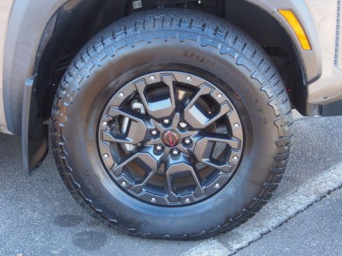 Used 2022 Nissan Frontier PRO-4X w/ Pro-4X Premium Package image 10