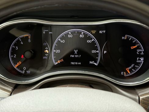 Used 2018 Jeep Grand Cherokee Overland image 15