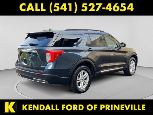 Used 2023 Ford Explorer XLT AWD/4WD image 5