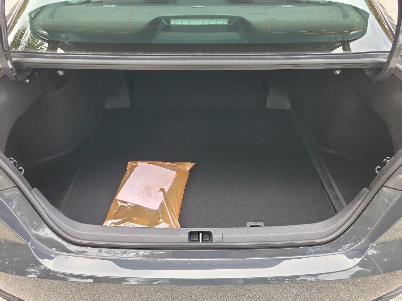 Used 2026 Toyota Camry SE w/ Convenience Package FWD image 9