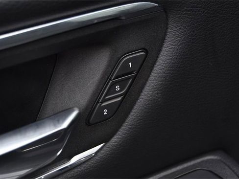 Used 2025 RAM 1500 Laramie image 10