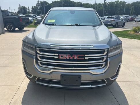 Used 2023 GMC Acadia SLE image 2