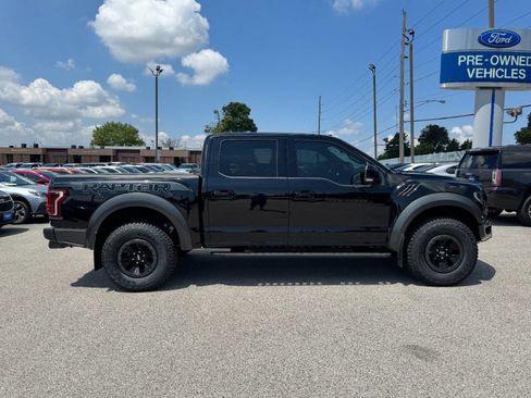 Used 2018 Ford F150 Raptor w/ Equipment Group 802A Luxury AWD/4WD image 2