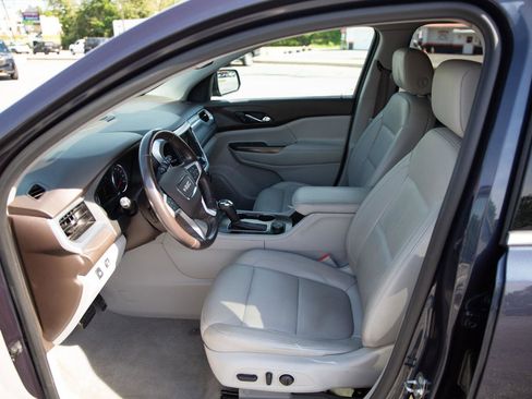 Used 2018 GMC Acadia SLT AWD/4WD image 22