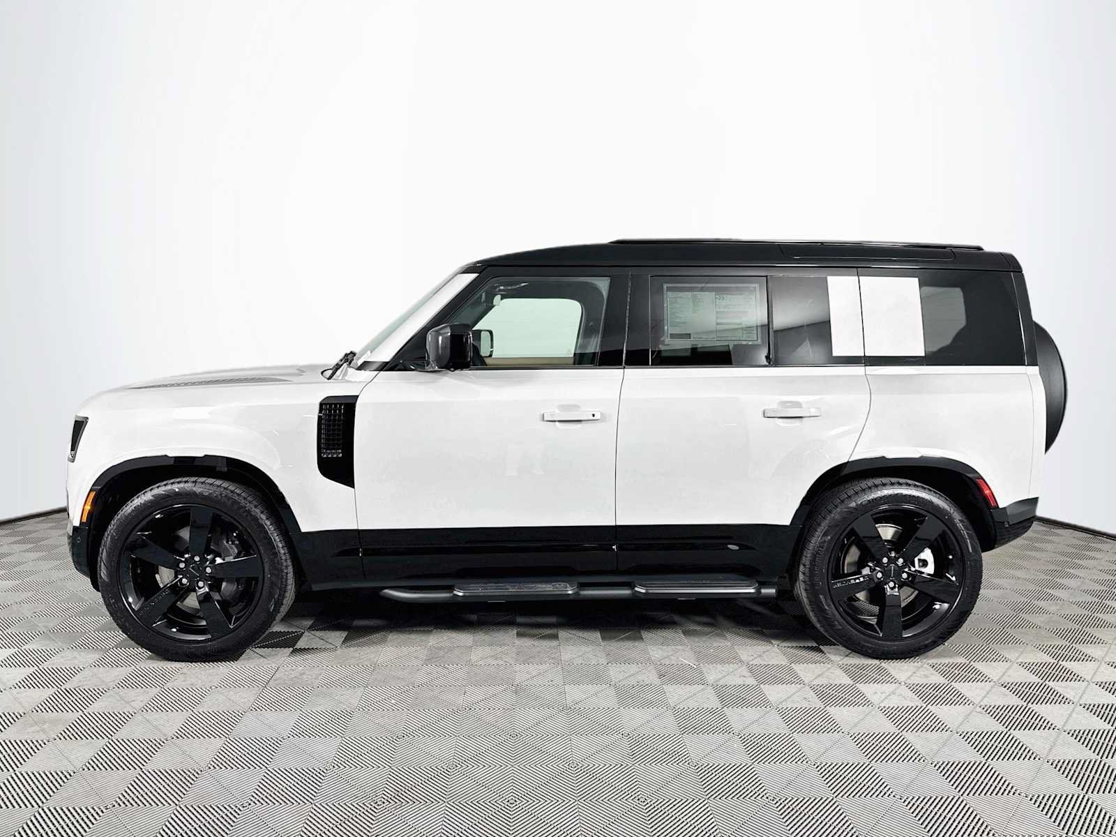 New 2026 Land Rover Defender 110 X-Dynamic SE AWD/4WD image 8