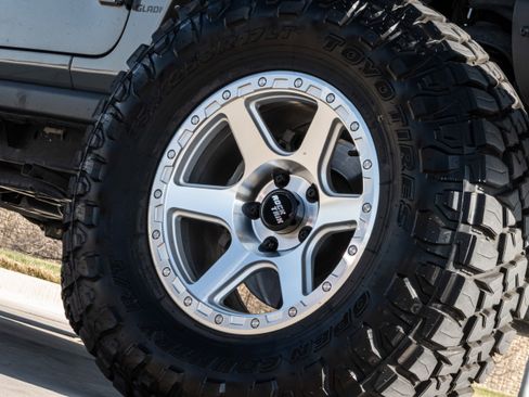 Used 2022 Jeep Gladiator Rubicon w/ LED Lighting Group image 7