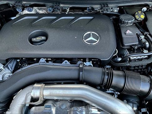 Used 2025 Mercedes-Benz GLA 250 4MATIC image 34