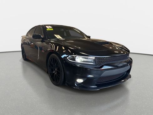 Used 2018 Dodge Charger R/T Scat Pack image 3